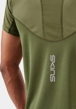 SKINS SHORT SLEEVE - Sport T-shirt - Khaki -Skins 07d0a76b846a4a7cabea2aa9227b3c16