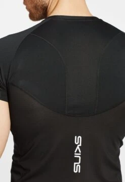 SKINS SHORT SLEEVE - Sport T-shirt - Black 10 SKINS SHORT SLEEVE - Sport T-shirt - Black -Skins 1f1cdb66c44b4e92b3e5d94b18b20ff0