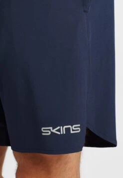 SKINS Kurze Sporthose - Navy Blue -Skins 5c896adcb6bb4f24b322b82baa784fc0