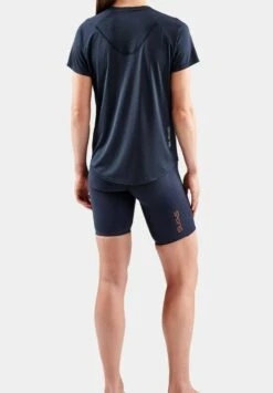 SKINS SHORT SLEEVE - T-Shirt Basic - Navy Blue 8 SKINS SHORT SLEEVE - T-Shirt Basic - Navy Blue -Skins 689eae1c60d34389877257f3143144ab
