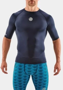 SKINS SHORT SLEEVE - T-Shirt Print - Navy Blue