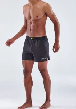 SKINS Kurze Sporthose - Black -Skins a5ff08c2d416401a968a8f6bf33807e8