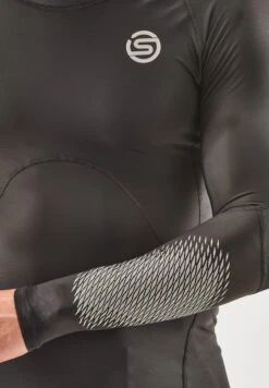 SKINS LONGSLEEVE - Langarmshirt - Black Stars 9 SKINS LONGSLEEVE - Langarmshirt - Black Stars -Skins d421e76235eb4e33ab672e1d74c635d3