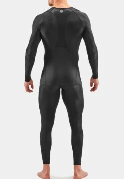 SKINS LONGSLEEVE - Langarmshirt - Black Stars 8 SKINS LONGSLEEVE - Langarmshirt - Black Stars -Skins d80becde0a424d99a4ffc6be7229dd76