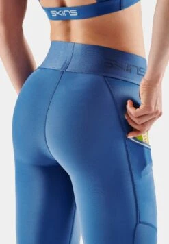 SKINS KOMPRESSIONSHOSE THERMAL LONG - Tights - Marine Blue 10 SKINS KOMPRESSIONSHOSE THERMAL LONG - Tights - Marine Blue -Skins dc729bd373e24edaacffe8e8990d3c05