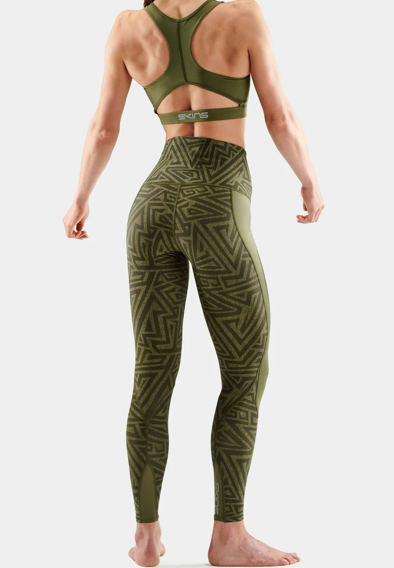 SKINS Tights - Khaki Angle 3 SKINS Tights - Khaki Angle – Bild 3