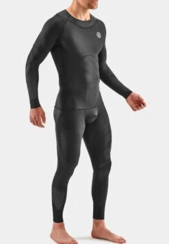 SKINS LONGSLEEVE - Langarmshirt - Black Stars 11 SKINS LONGSLEEVE - Langarmshirt - Black Stars -Skins eee1e88847624c83a90b186de78b09dc