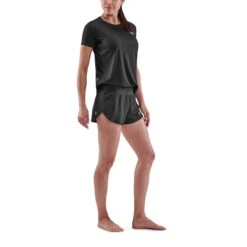 SKINS Activewear 3-Series T-Shirt Damen - Schwarz 12 SKINS Activewear 3-Series T-Shirt Damen - Schwarz -Skins skins activewear 3 series women run shorts black 4 892323