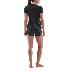 SKINS Activewear 3-Series T-Shirt Damen - Schwarz 13 SKINS Activewear 3-Series T-Shirt Damen - Schwarz -Skins skins activewear women 3 series short sleeve shirt black 3 894430